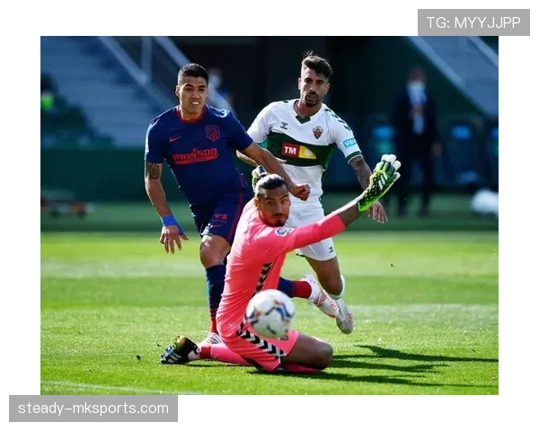 西甲争冠白热化：巴萨皇马紧咬积分，巅峰对决一触即发